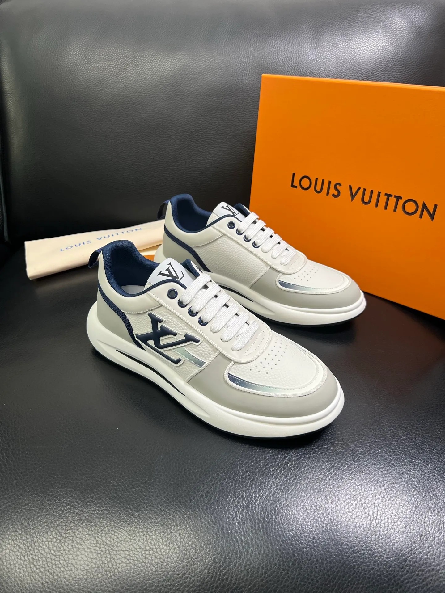 Men's shoes💰800 Lv 🔍Top purchasing agent🇮🇹 Louis Vuitton, the sports sneaker counter is synchronized, the uppers are imported from Italy, high-quality splicing colorful and complex crafts, the imported mesh padding is soft and comfortable, soles: original soles specially provided by the original factory, T men's men's shoes 💰U exclusive movable molded soles are super comfortable, original factory and single goods, 🔍🔍high quality, you can enter and exit the counter at will, welcome to compare, code number 38-44 (customized 45) 85871